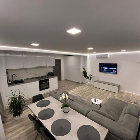 Apartamento Lora Studio Suceava Exterior foto