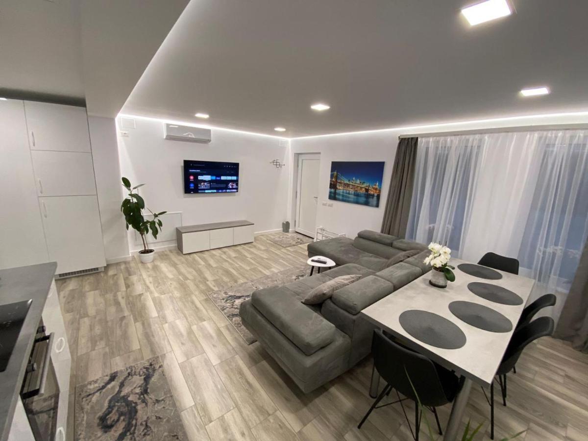 Apartamento Lora Studio Suceava Exterior foto